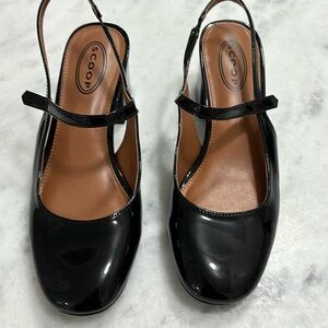 Mary Jane block heels by Scoop.